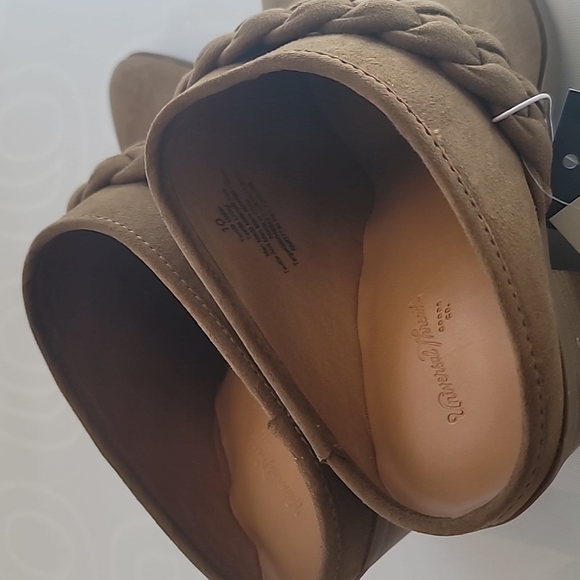 Avis heels sz 10 . Universal Thread Women's - Picture 3 of 7